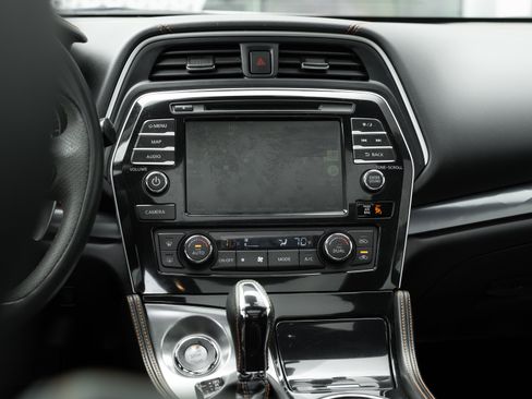 Used 2019 Nissan Maxima SR w/ Premium Package image 13