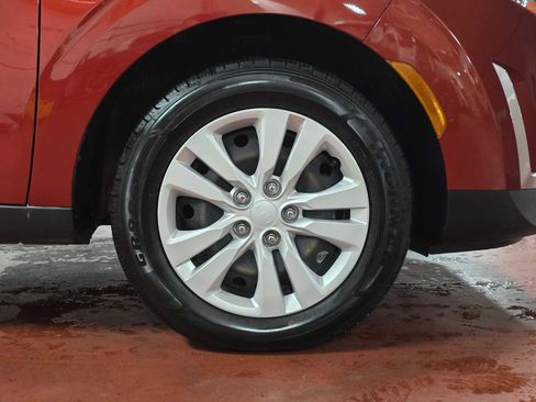 Used 2023 Kia Soul LX image 9