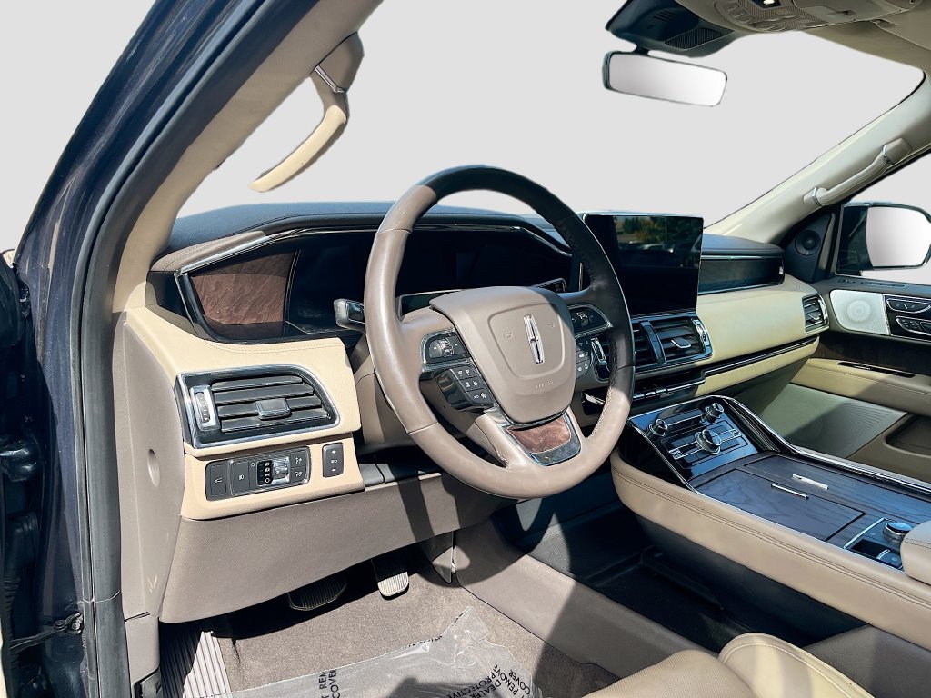Used 2022 Lincoln Navigator L Reserve AWD/4WD image 9