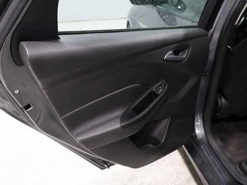 Used 2018 Ford Focus SE w/ Cold Weather Package image 19