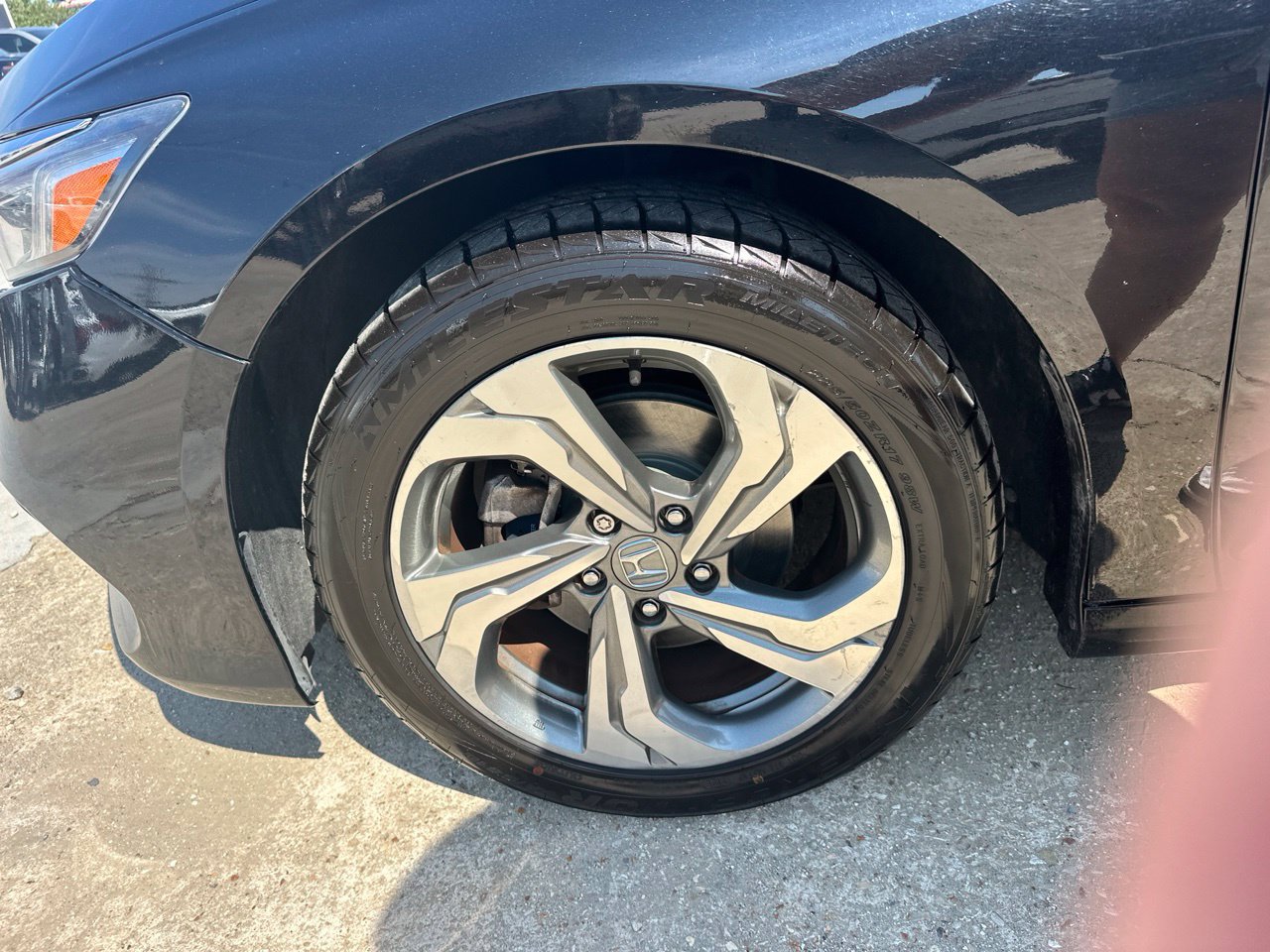 Used 2018 Honda Accord EX image 7