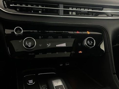 Used 2025 INFINITI QX60 Pure image 30