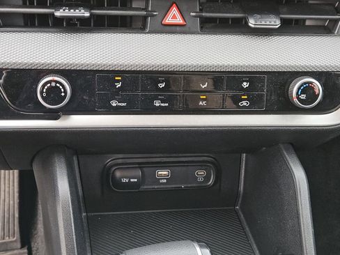 Used 2023 Kia Sportage LX image 15