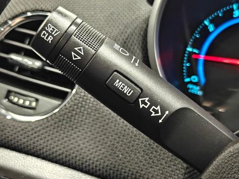 Used 2015 Chevrolet Cruze LT FWD image 11