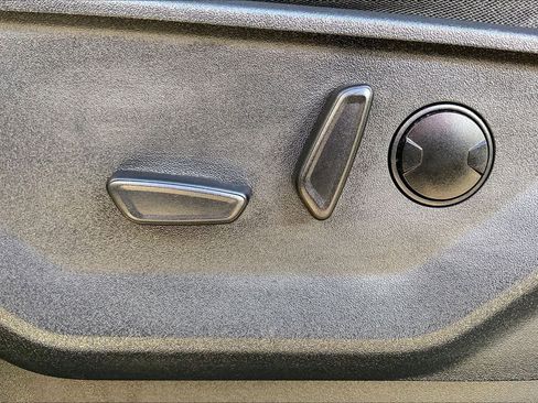 Used 2023 Ford F150 XLT image 33