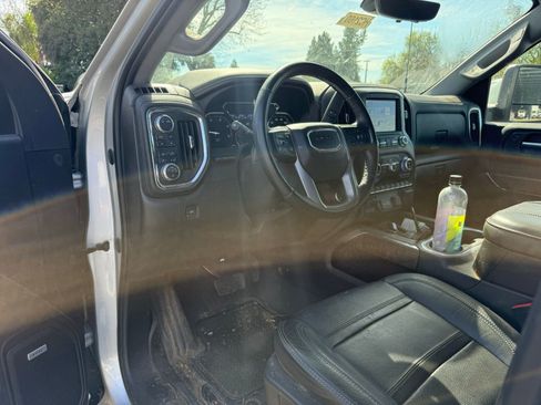Used 2023 GMC Sierra 2500 Denali w/ Denali Ultimate Package image 5
