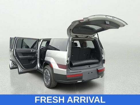 Used 2024 Hyundai Santa Fe SE FWD image 13