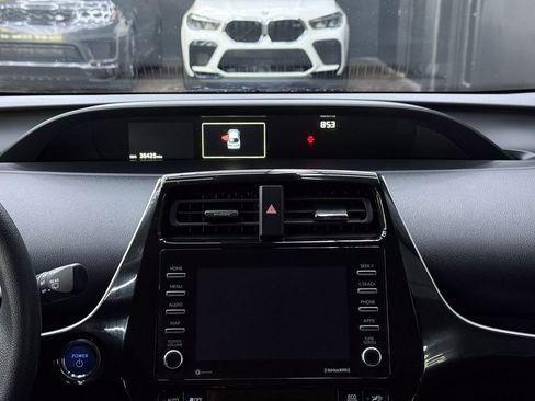 Used 2022 Toyota Prius LE image 21