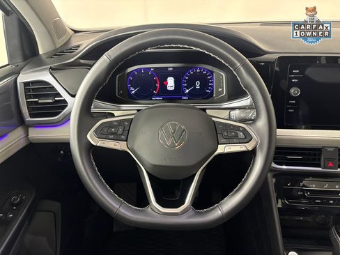 Used 2025 Volkswagen Taos SEL AWD/4WD image 16