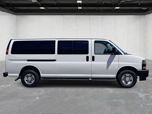 Used 2023 Chevrolet Express 3500 LS RWD image 4