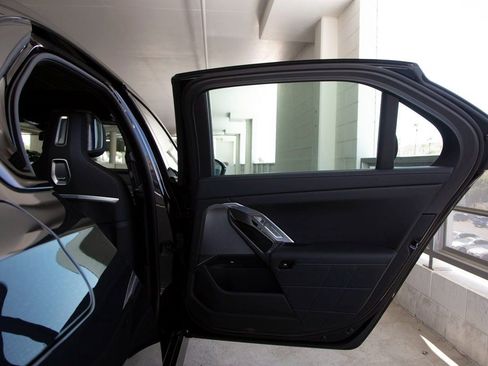 Used 2025 BMW 760i xDrive w/ Executive Package image 26