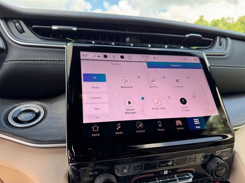 New 2025 Jeep Grand Cherokee L Limited w/ Black Appearance Package image 33