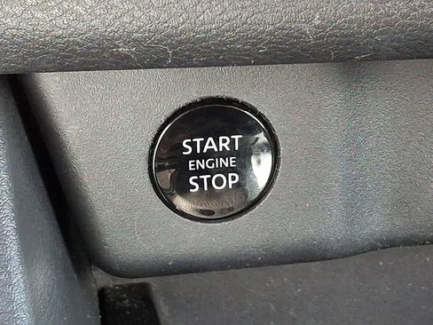 Used 2024 Nissan Rogue S image 23