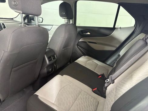 Used 2018 Chevrolet Equinox LS image 34