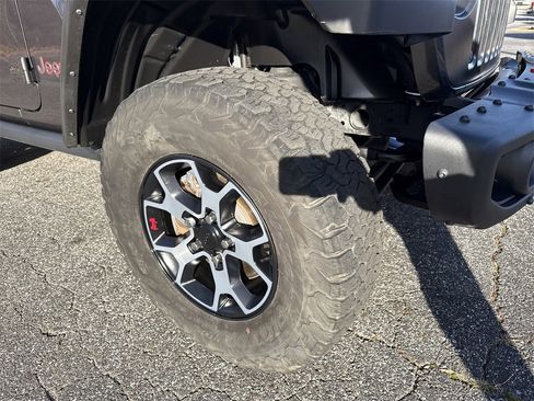 Used 2023 Jeep Wrangler Rubicon w/ Steel Bumper Group image 15