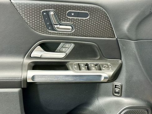Certified 2025 Mercedes-Benz GLB 250 image 21