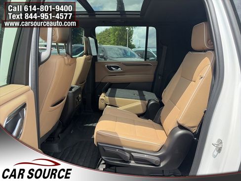 Used 2023 Chevrolet Suburban Premier AWD/4WD image 28