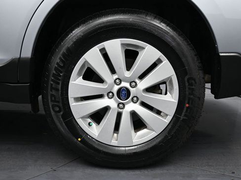 Used 2019 Subaru Outback 2.5i image 9