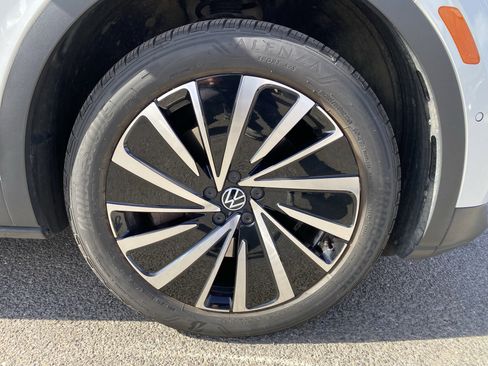 Used 2023 Volkswagen ID.4 Pro S Plus AWD/4WD image 21