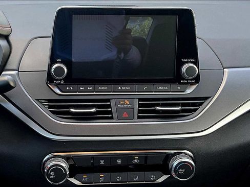 New 2025 Nissan Altima 2.5 SR image 6