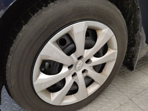 Used 2025 Toyota Corolla LE FWD image 31