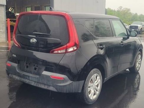 Certified 2020 Kia Soul LX FWD image 3