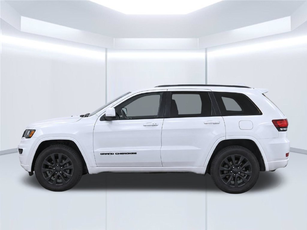Used 2020 Jeep Grand Cherokee Altitude AWD/4WD image 10