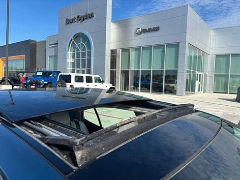 Used 2025 Toyota Camry SE image 6