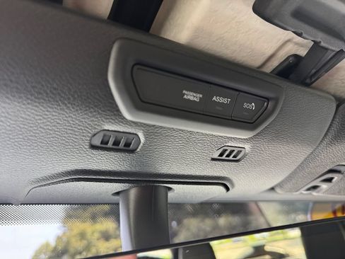 Used 2022 Jeep Wrangler Unlimited Rubicon w/ LED Lighting Group AWD/4WD image 27