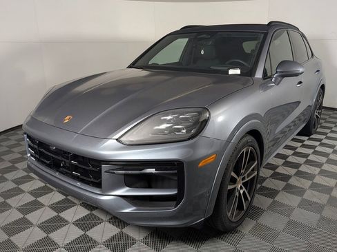 Certified 2026 Porsche Cayenne GTS AWD/4WD image 1