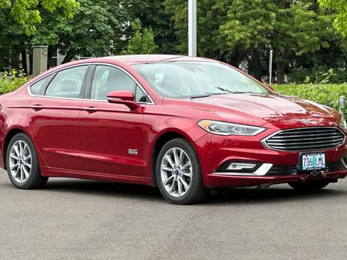 Used 2017 Ford Fusion Energi SE FWD image 9