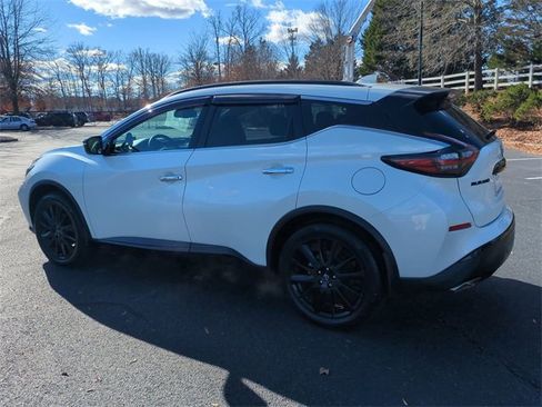 Used 2023 Nissan Murano SV w/ SV Midnight Edition Package image 6
