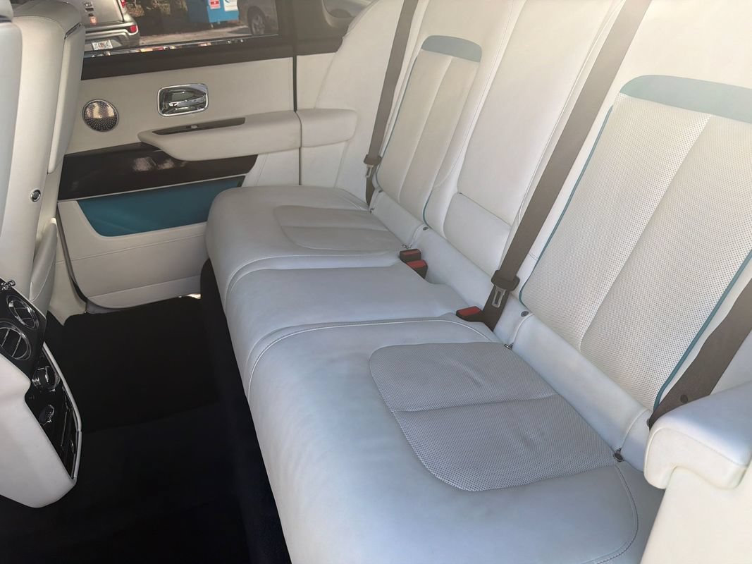 Used 2019 Rolls-Royce Cullinan AWD/4WD image 19