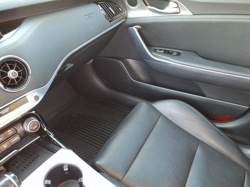 Used 2022 Kia Stinger GT1 RWD image 36