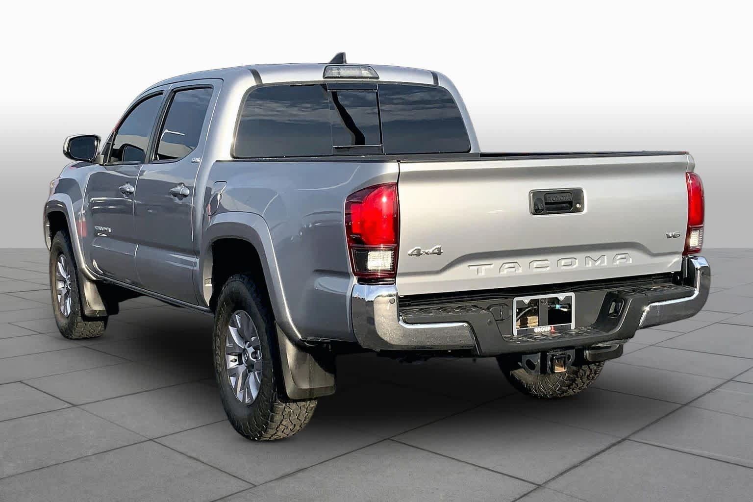 Used 2019 Toyota Tacoma SR5 AWD/4WD image 12