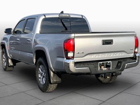 Used 2019 Toyota Tacoma SR5 AWD/4WD image 12