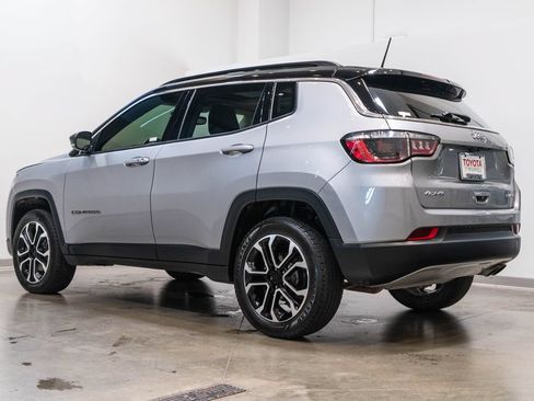 Used 2022 Jeep Compass Limited w/ Sun and Sound Group AWD/4WD image 7