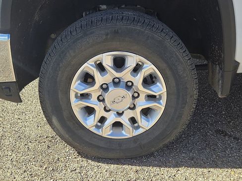 Used 2024 Chevrolet Silverado 2500 LTZ image 10