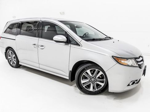 Used 2015 Honda Odyssey Touring Elite image 9