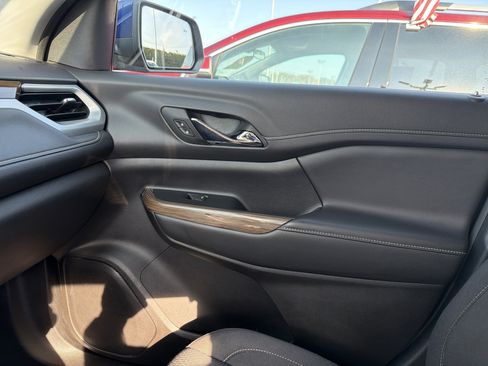 Certified 2023 GMC Acadia SLE image 23