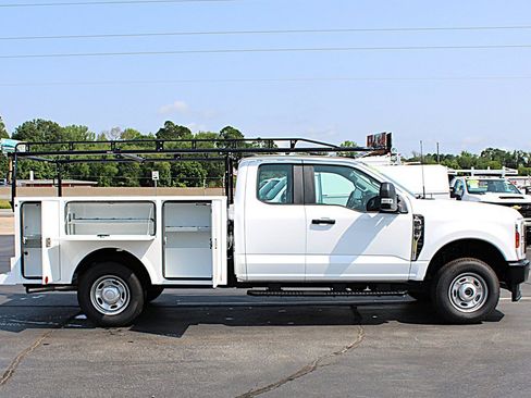 Used 2025 Ford F250 XL AWD/4WD image 10