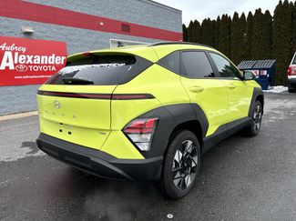 Used 2025 Hyundai Kona SEL video 3