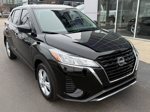 Used 2025 Nissan Kicks Play S image 11