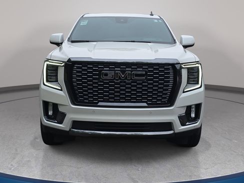 Used 2023 GMC Yukon XL Denali Ultimate AWD/4WD image 2