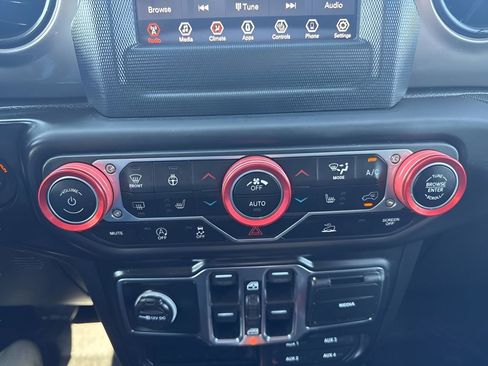 Used 2021 Jeep Gladiator Sport AWD/4WD image 18