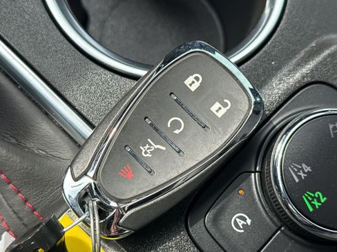 Used 2022 Chevrolet Traverse RS AWD/4WD image 40