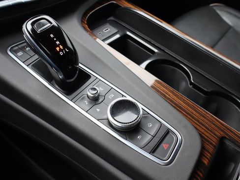 Used 2021 Cadillac Escalade ESV Premium Luxury image 32