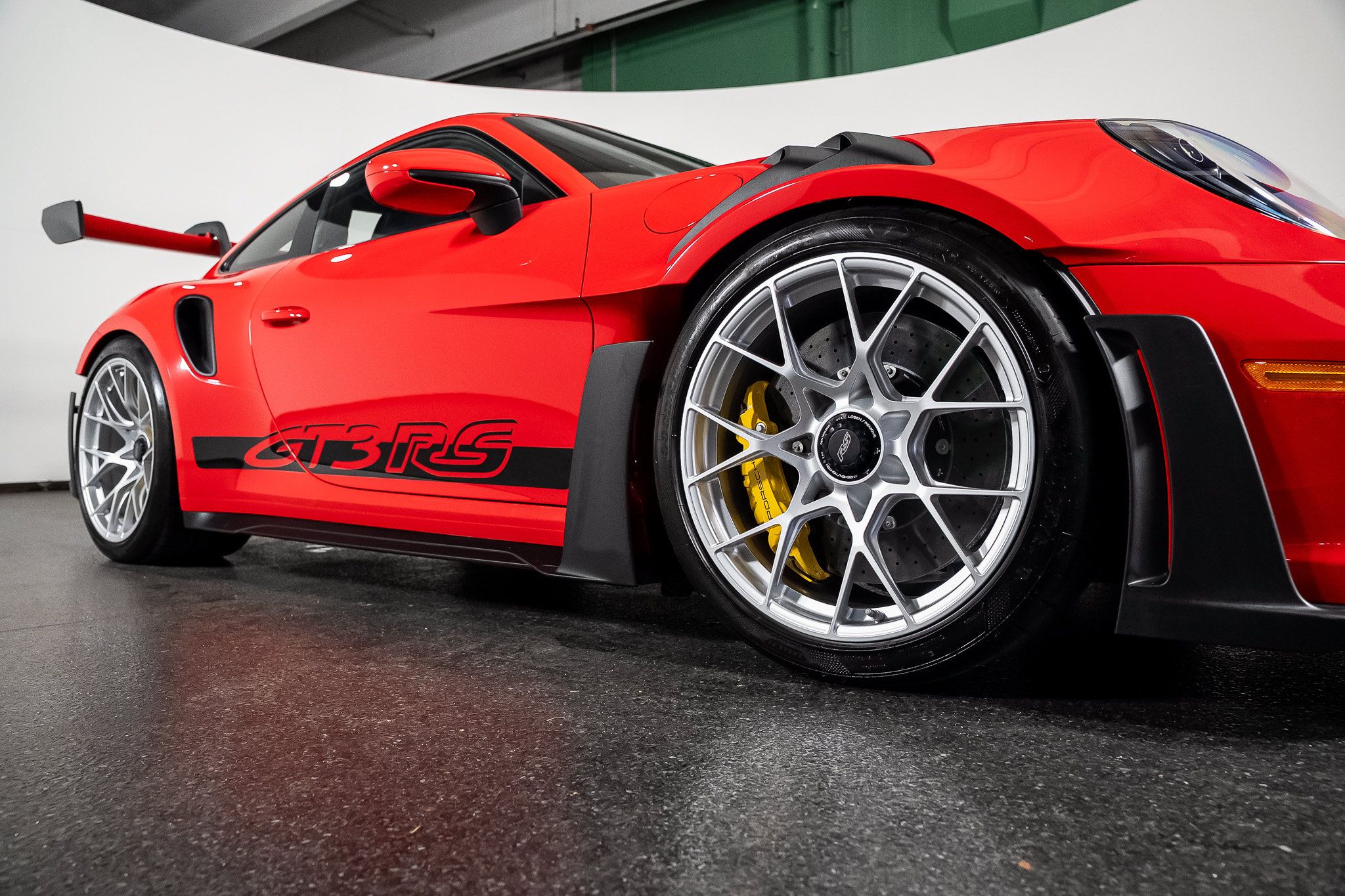 Used 2025 Porsche 911 GT3 RS RWD image 35