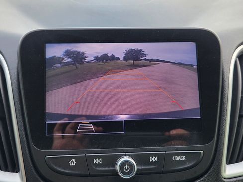Used 2021 Chevrolet Malibu LS FWD image 21