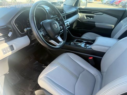 Used 2025 Honda Pilot EX-L image 12